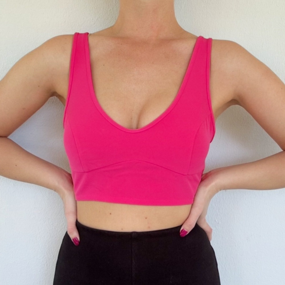 NWT Sincerely Jules Hot Pink Scoop Neck Crop Top, New Size Small
